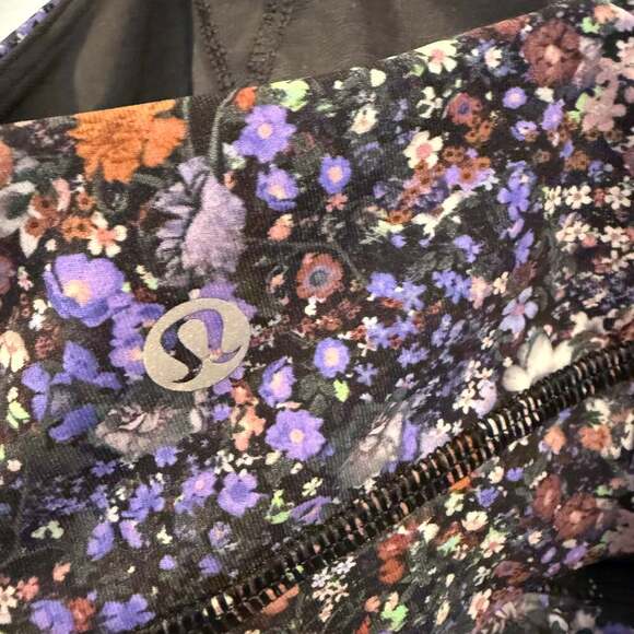 Lululemon Energy Bra Long Line – Size 12 – Floral Multicolor Print - Picture 3 of 3